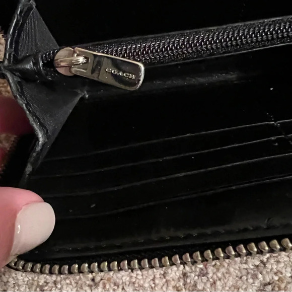 Coach Accordion Zip Wallet in Tea Rose Floral Print Coated Canvas - Picture 5 of 5